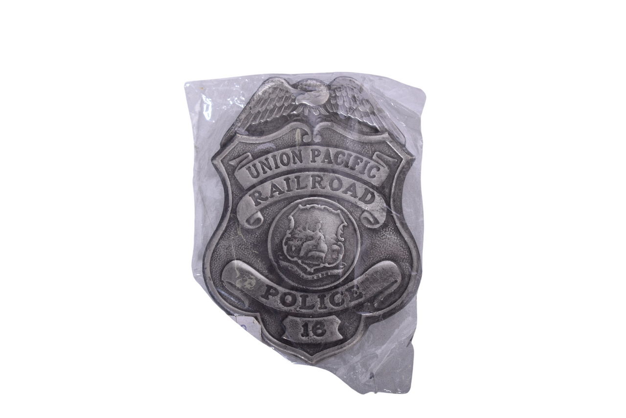 3270 - Reproduction / Fantasy Union Pacific Railroad Police Badge thumbnail