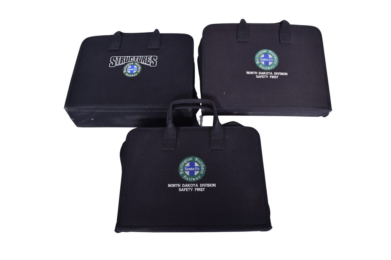 3296 - Trio of Burlington Northern Fabric Handled Binders, 1994 General Operating Rules thumbnail