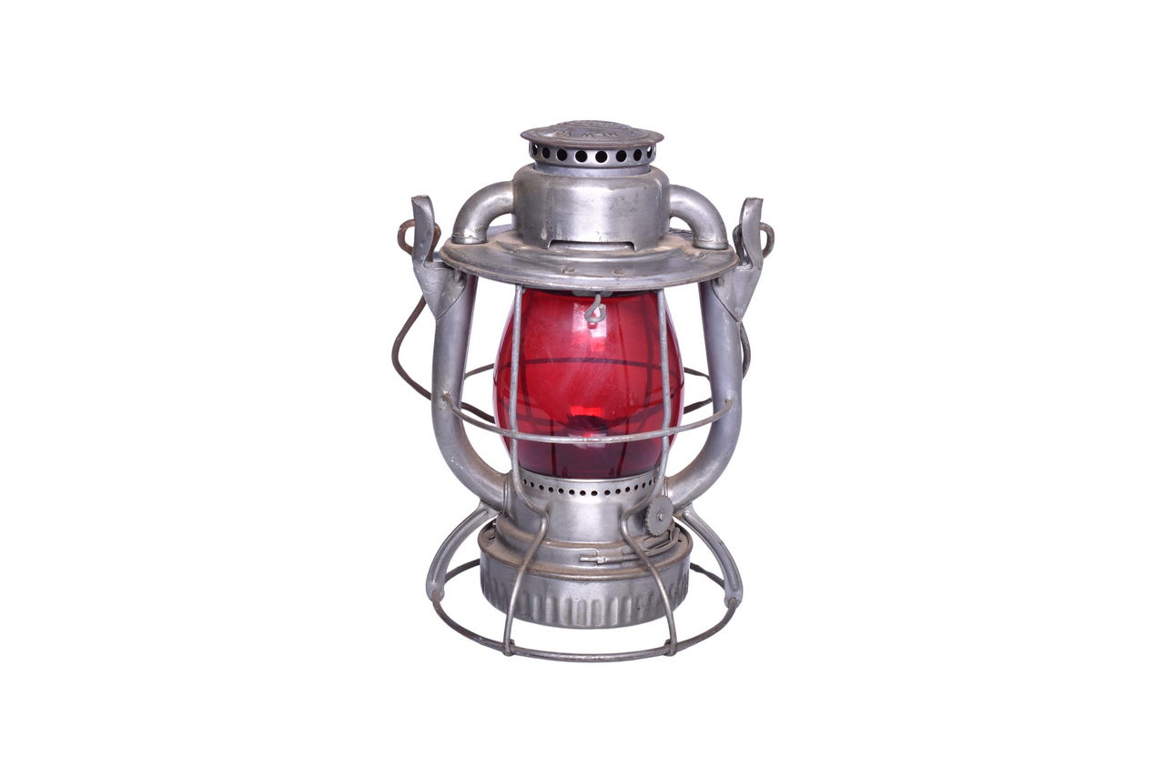 3338 - Dietz Vesta Gulf Mobile and Ohio Railroad Lantern w/ New York Central Clear Cast Globe thumbnail