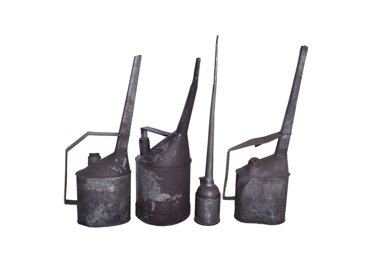 4116 - Four Pieces of Railroad Tin Ware - New York Central Oil Can, Erie Lackawanna Kerosene Cans thumbnail