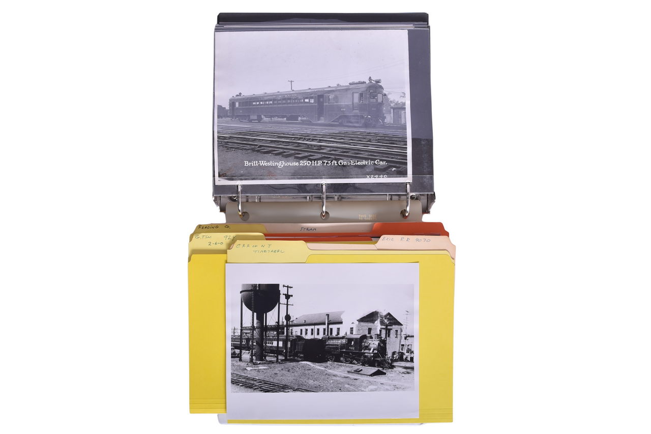 4220 - 270+ Black and White Photos of Railroads - Delaware & Hudson, Detroit Toledo & Ironton, Erie thumbnail