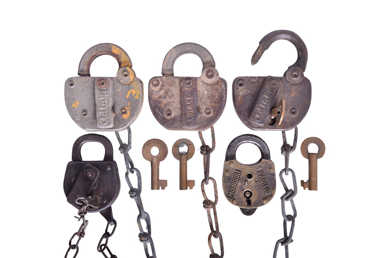 4265 - Group of Missouri Pacific Lines Railroad Locks and Brass Keys - Adlake Maintenance of Way and Section Tool House thumbnail