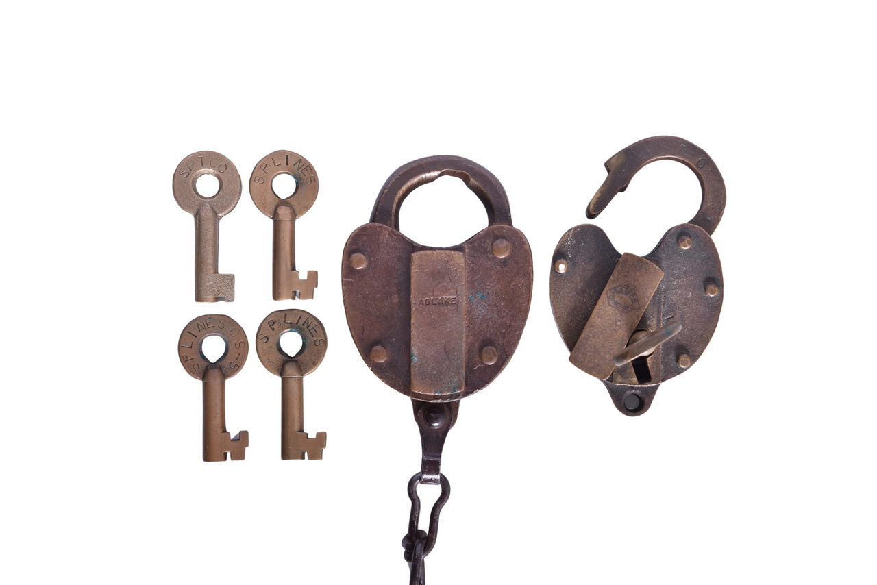 4267 - Pair of Union Pacific and Southern Pacific Railroad Heart Shaped Locks and Southern Pacific Lines Brass Keys thumbnail