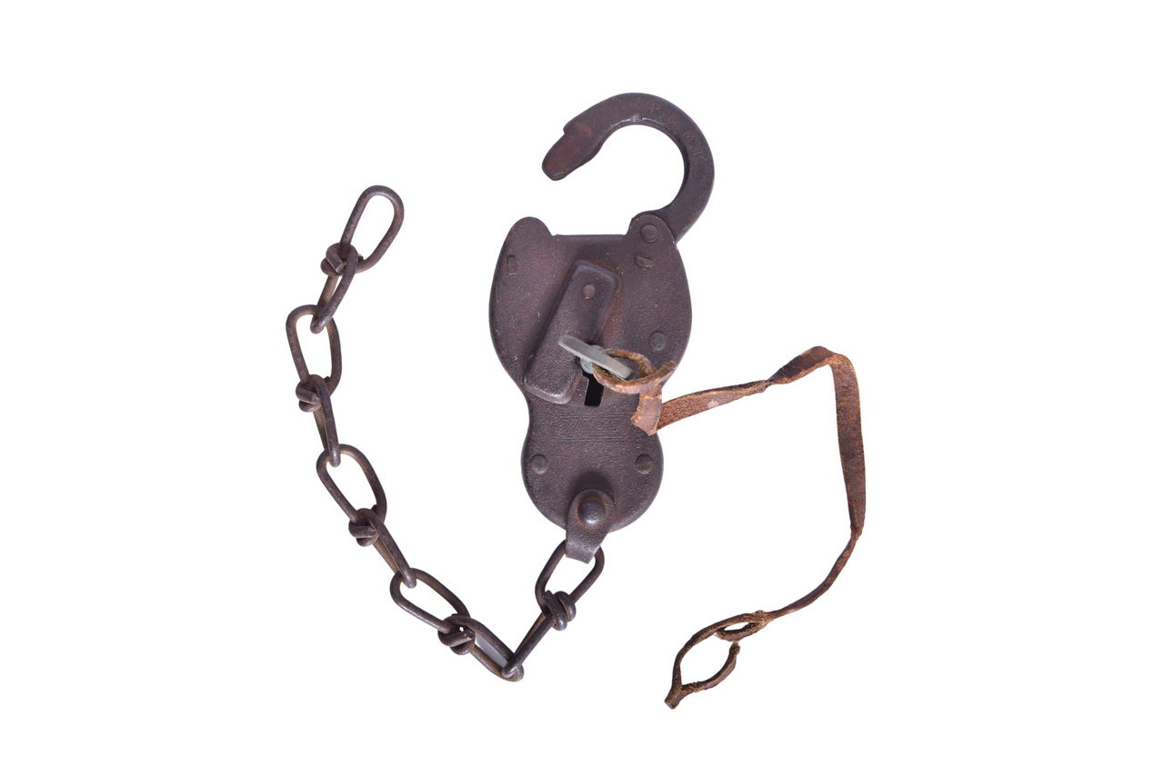 4409 - Paris and Mount Pleasant Railroad Yale Banjo Lock and Brass Key thumbnail