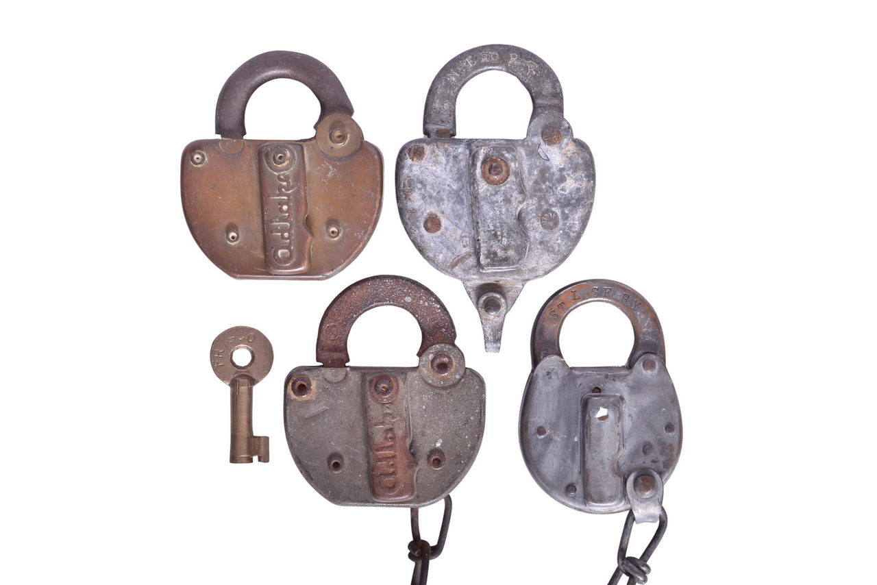 4275 - Group of Railroad Locks and Key - Frisco and Northeast Oklahoma Railroad thumbnail