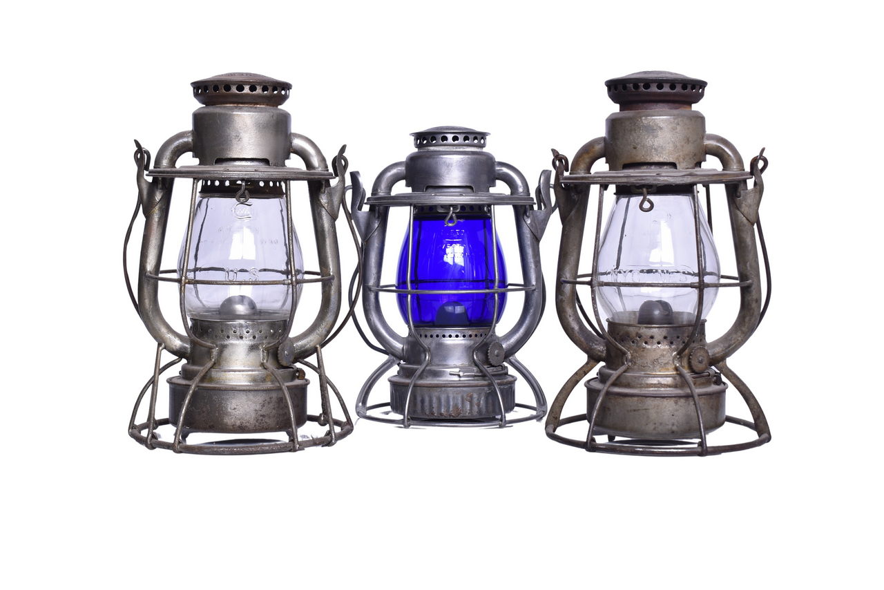 4426 - Trio of Dietz Vesta Railroad Lanterns - New York Central, Gulf Mobile and Ohio, US thumbnail