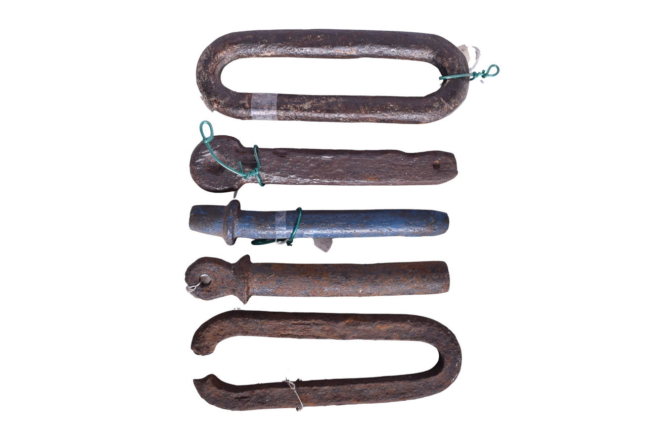 4449 - Five Early Railroad Link and Pin Coupler Parts thumbnail