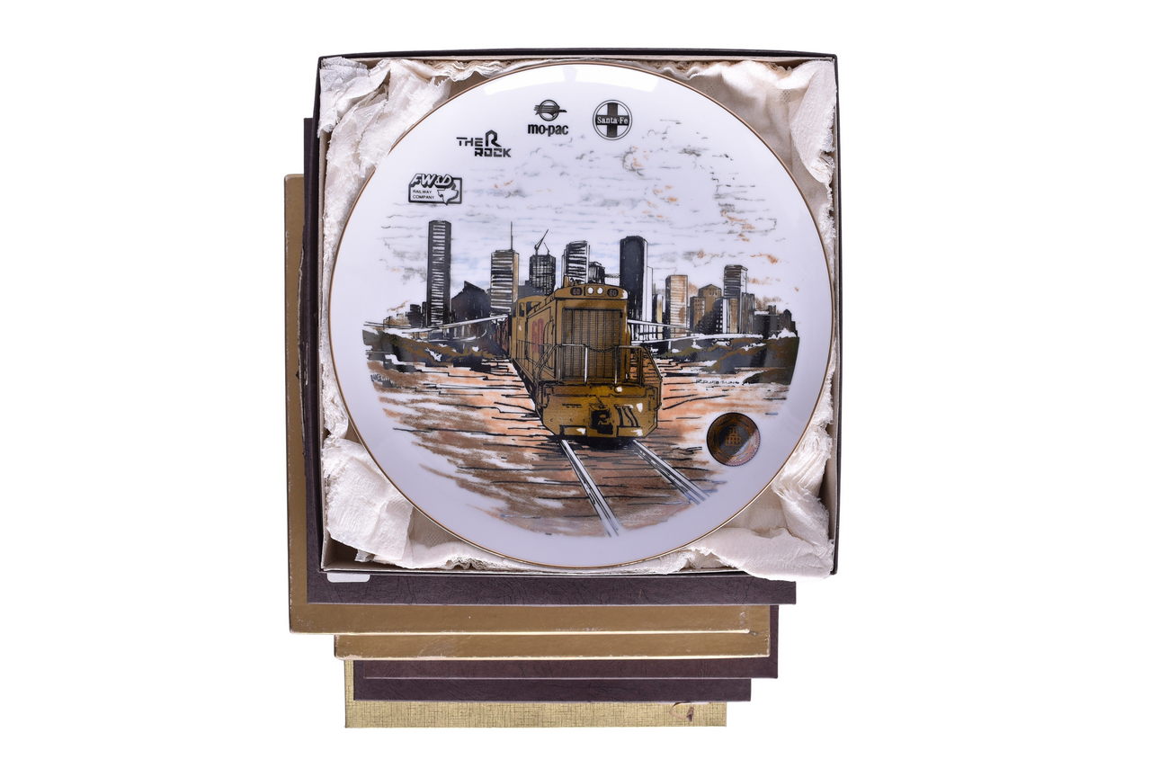 4323 - Seven Gold Harriman Award and Commemorative Railroad Plates - Houston Belt & Terminal and Missouri Pacific thumbnail