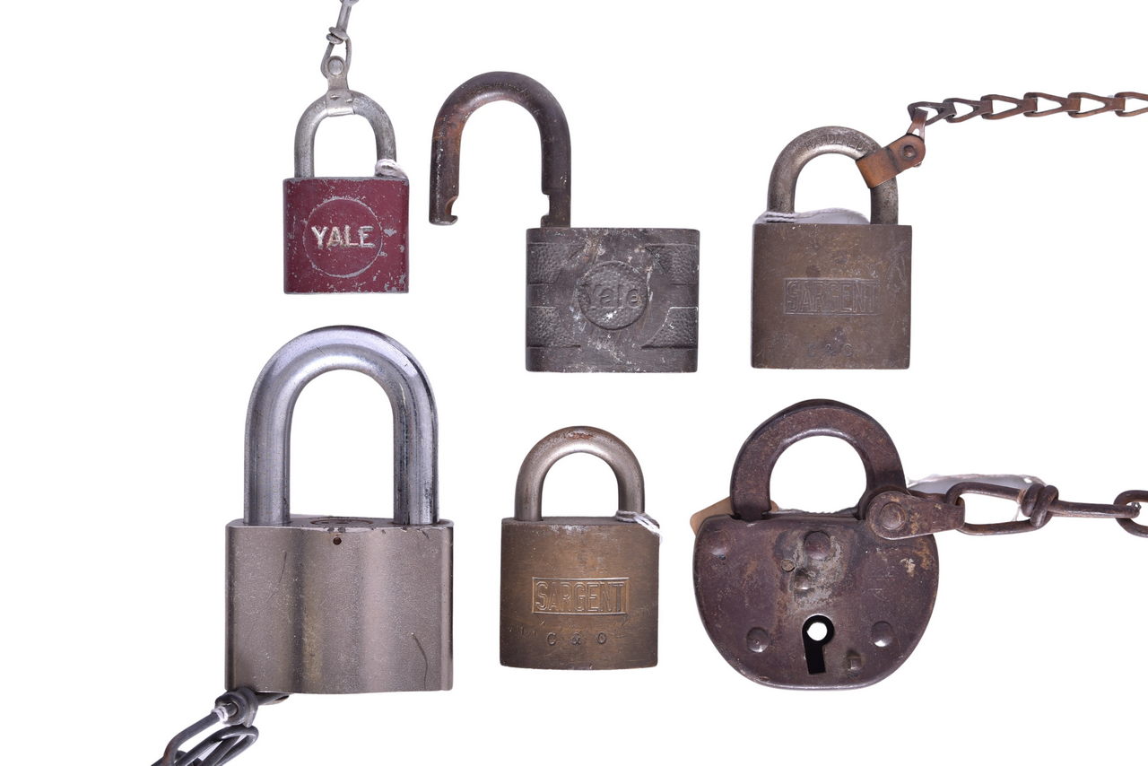 4526 - Six Railroad Locks - Chesapeake and Ohio, Yale, Sargent & Greenleaf thumbnail