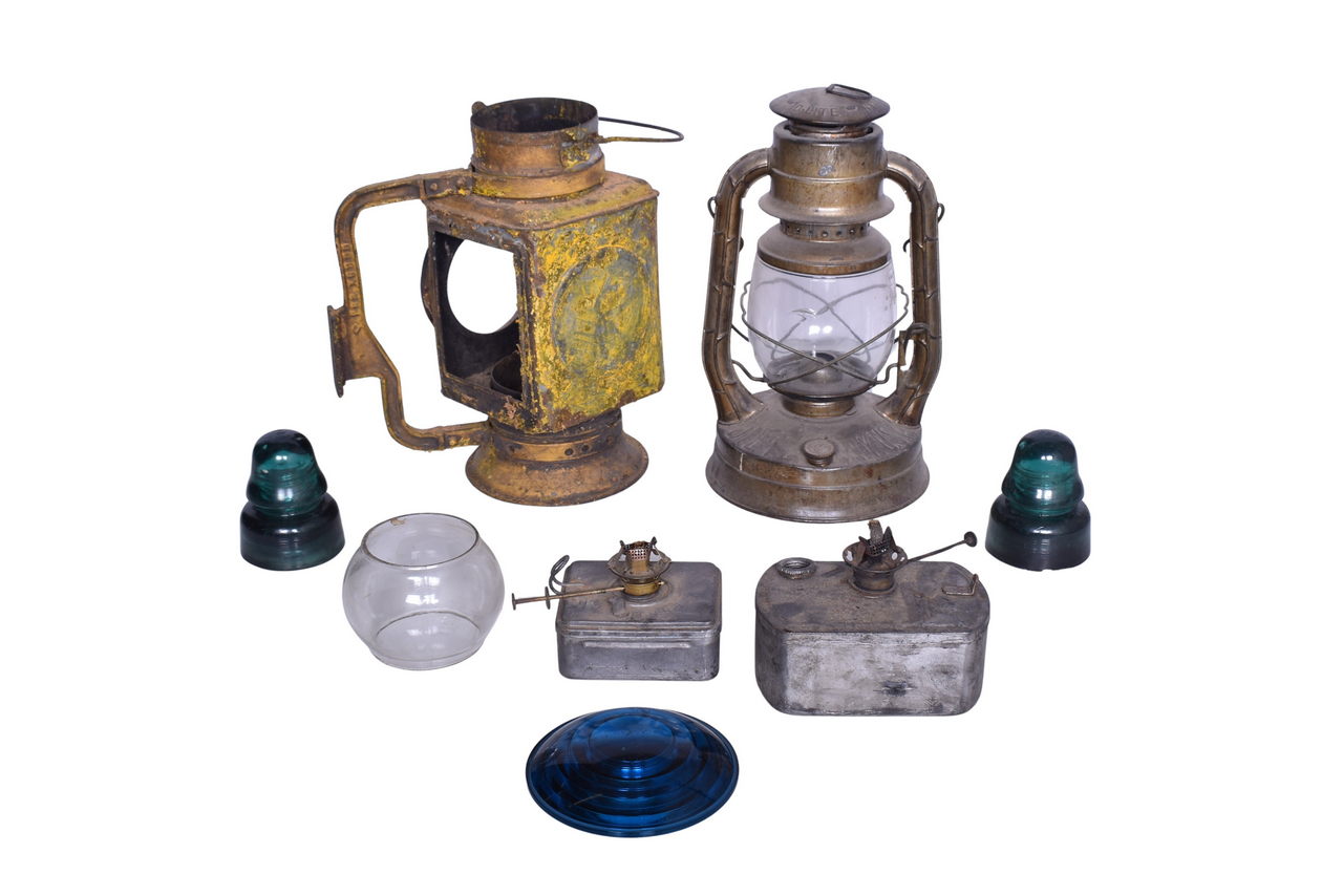 4546 - Lantern Parts Lot - Dietz No. 2 D-Lite, Lantern Body, Burner Pots and Founts, Short Globe thumbnail