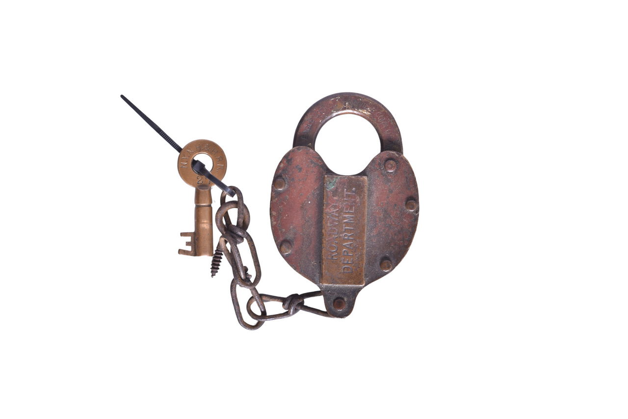 4653 - New York, New Haven & Hartford Railroad Eagle Brass Taper Barrel Key and Roadway Department Lock thumbnail