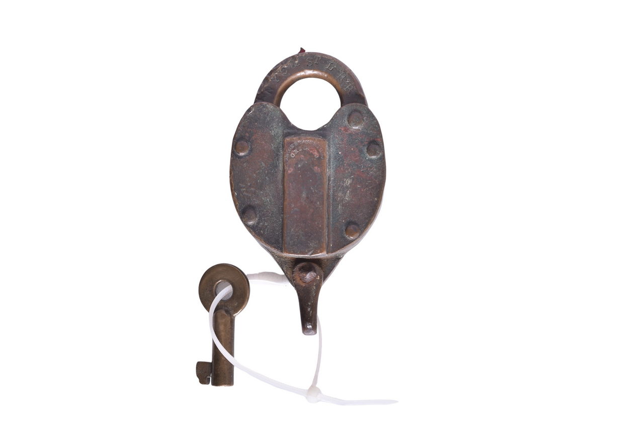 4655 - New York Chicago & St Louis Railroad Union Brass Heart Shaped Switch Lock w/ Unmarked Key thumbnail