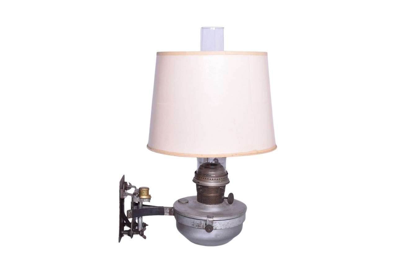 4664 - Complete Aladdin Reading Co. Railroad Caboose Lamp thumbnail