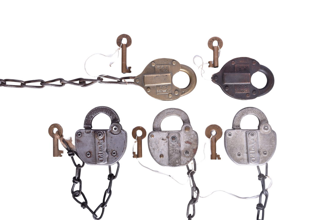 4670 - Five Baltimore and Ohio and Chesapeake and Ohio Locks with Keys - FS Hardware, Adlake thumbnail
