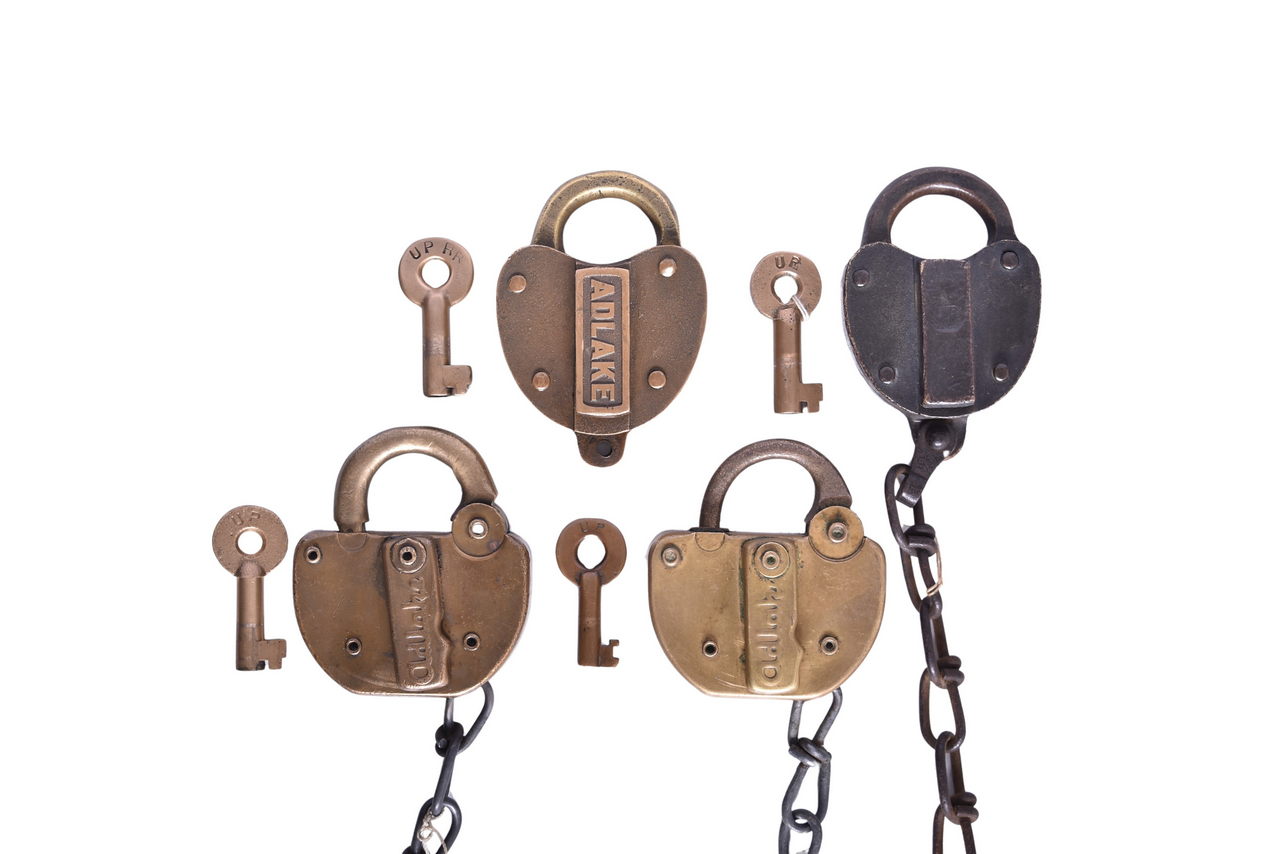 4672 - Four Adams & Westlake Adlake Union Pacific Brass Locks with Keys thumbnail