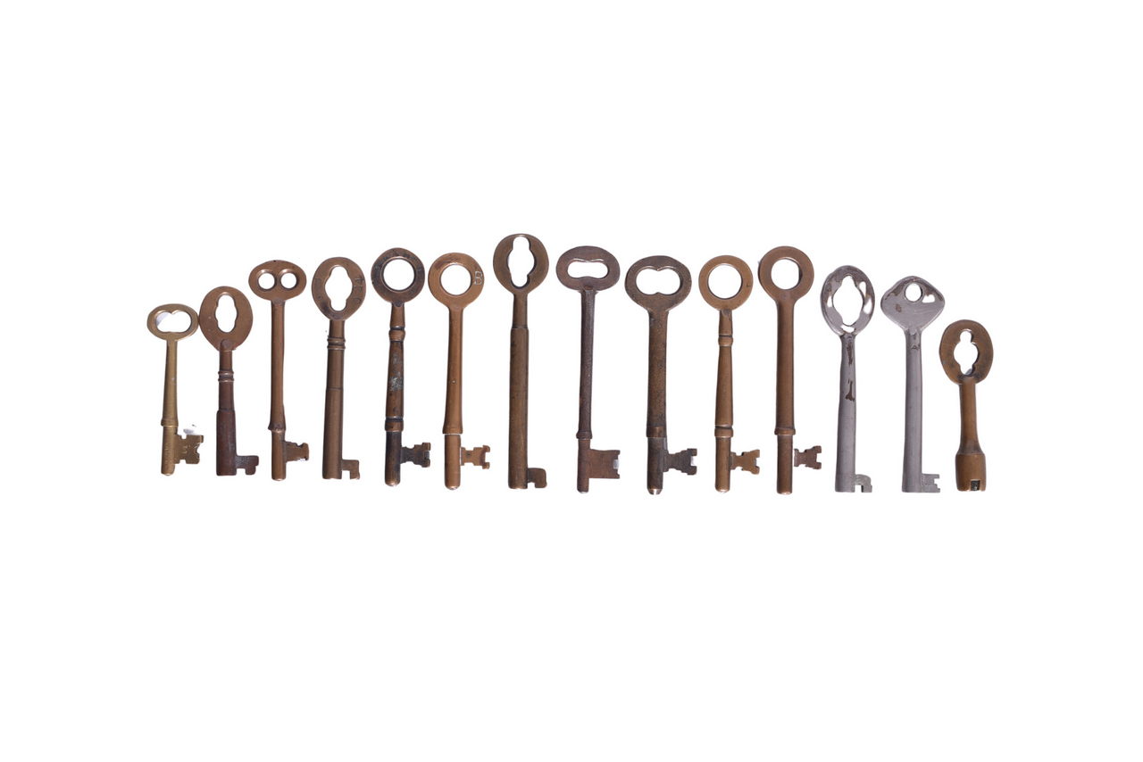 5021 - Fourteen Railroad Coach Cabin, Caboose, and Gas Lamp Keys thumbnail