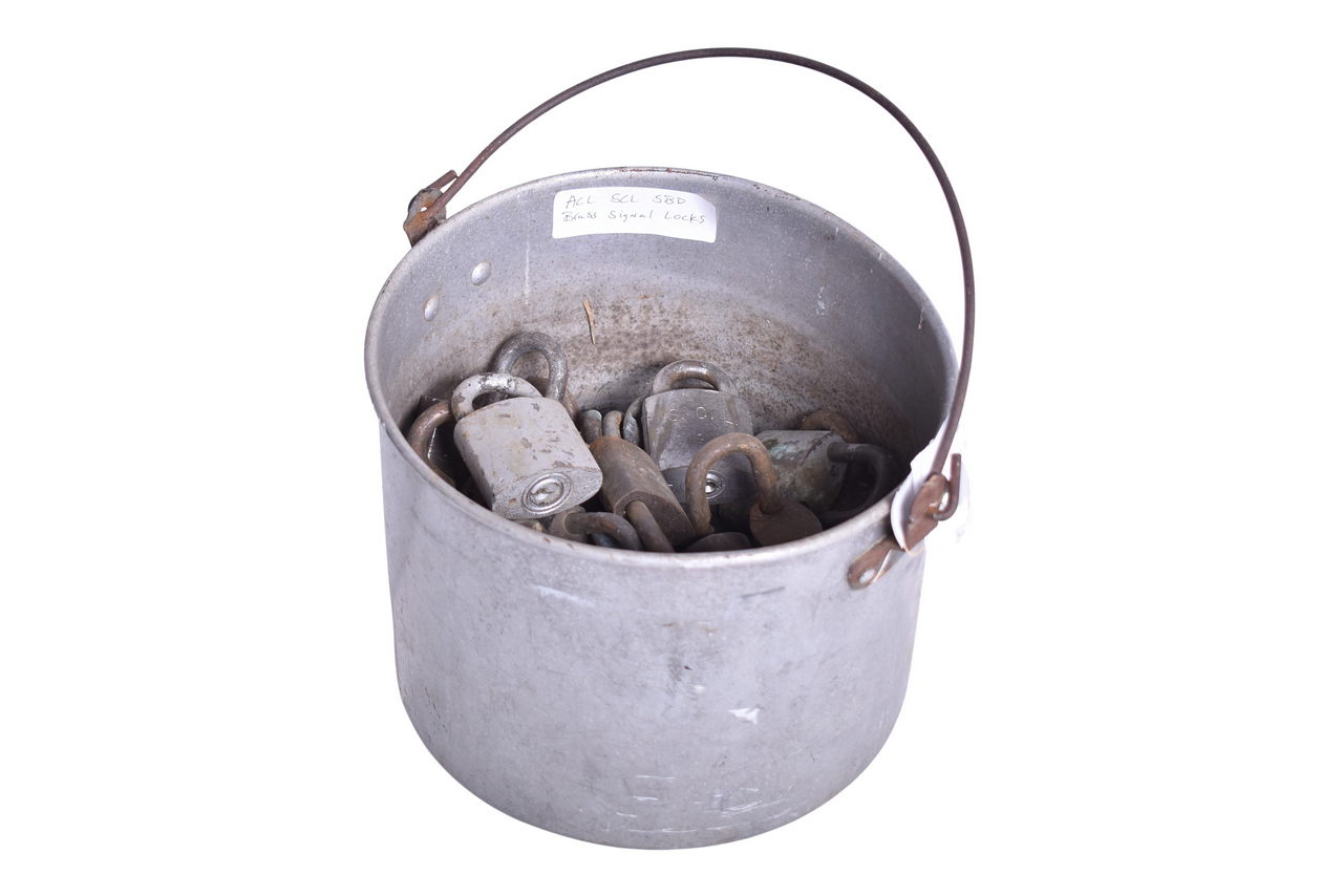 5024 - Thirty Seven Atlantic Coast Line, Seaboard Coast Line, and Seaboard Air Line Locks thumbnail