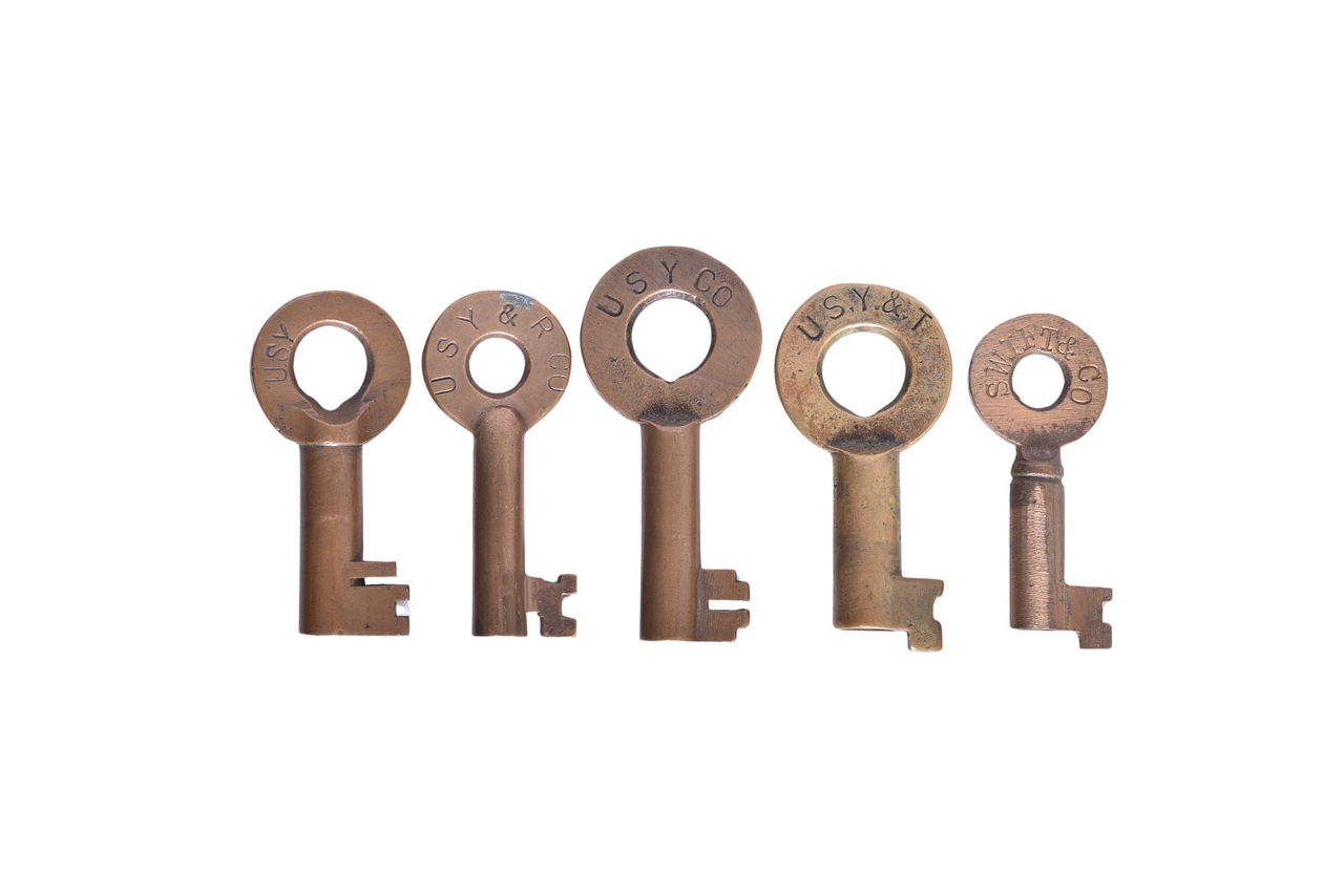 5045 - Five Illinois Railroad Brass Keys - Chicago Stock Yards and Misc. - Union Stock Yard and Swift & Co. thumbnail