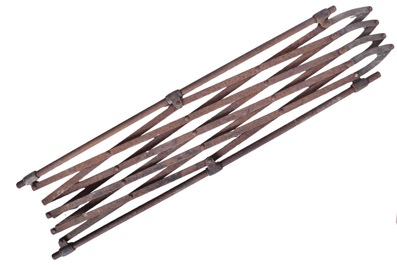 5046 - Metal Scissor Railroad Car Gate thumbnail