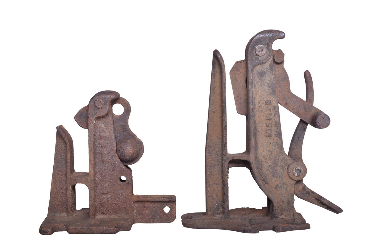 5054 - Two Switch Machine Lever Keepers thumbnail