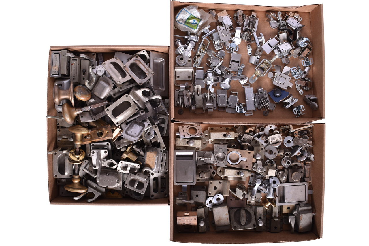 5120 - Hundred of Pieces of Passenger Car Hardware - Pullman, Budd, Amtrak thumbnail