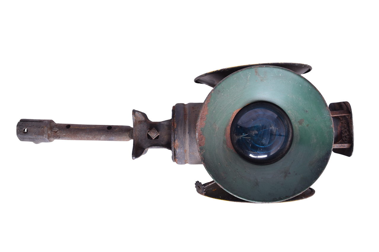 5133 - Adams & Westlake Railroad Switch Lamp w/ Yellow and Green Porcelain Day Targets thumbnail