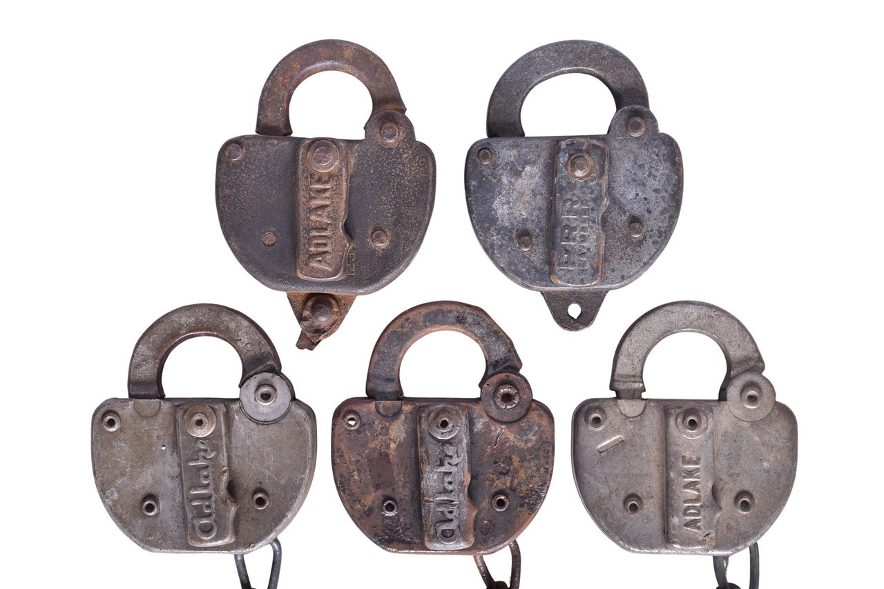 5152 - Five Northeastern Railroad Locks - Conrail, Lehigh & Hudson River, Lehigh & New England thumbnail