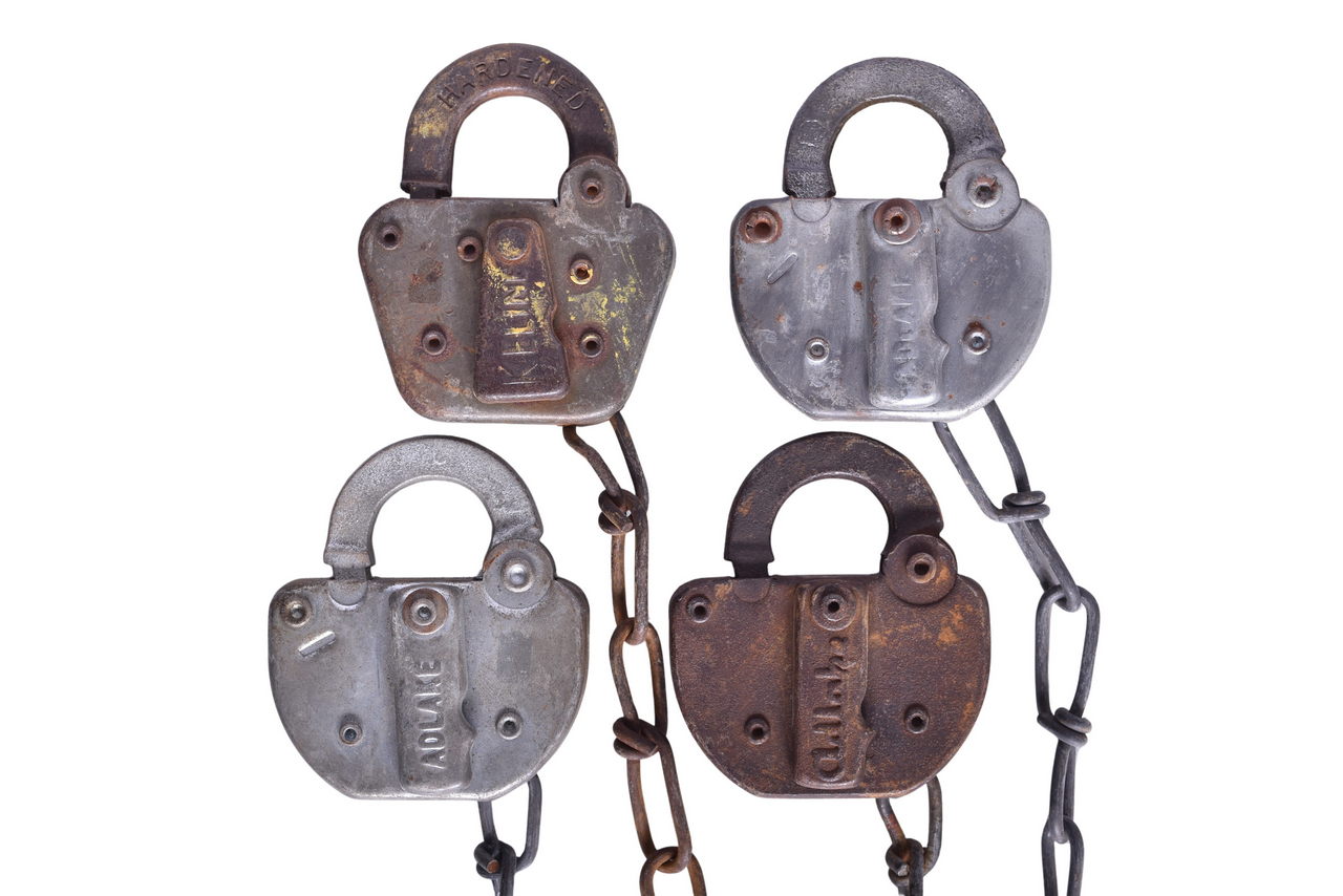 5154 - Four Northeastern Railroad Locks - Rutland, Delaware and Hudson, Boston and Maine, Delaware Otsego thumbnail