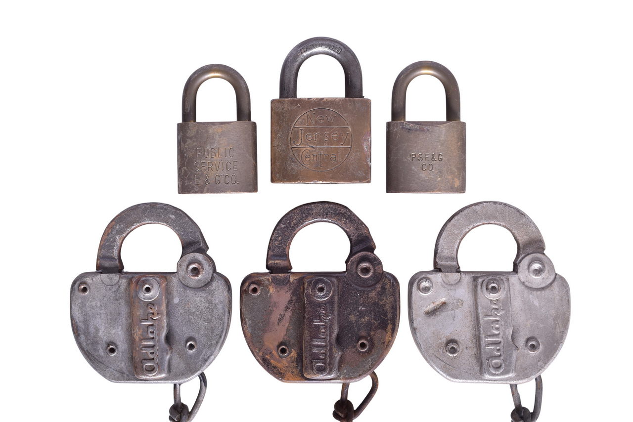 5156 - Six New York / New Jersey Railroad Locks - New York, Ontario and Western, New Jersey Central thumbnail