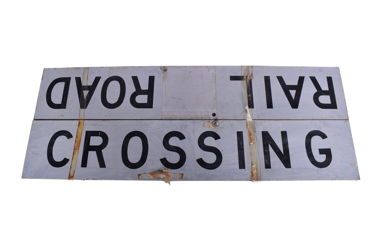 5179 - Aluminum Railroad Crossing Crossbuck Signs thumbnail