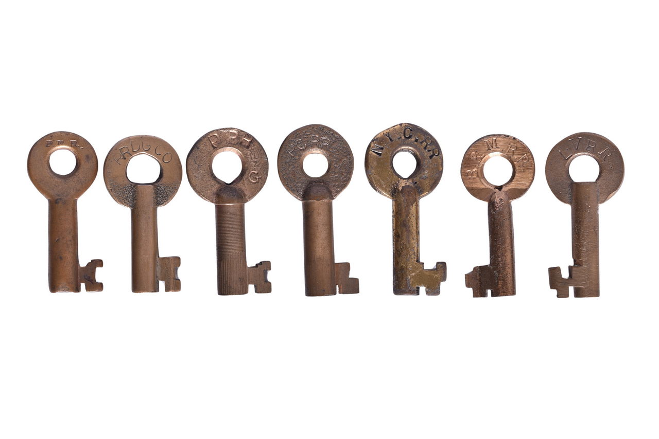 5235 - Seven Northeastern Railroad Brass Keys - Reading, Lehigh Valley, New York Central, Pennsylvania, Boston & Maine thumbnail