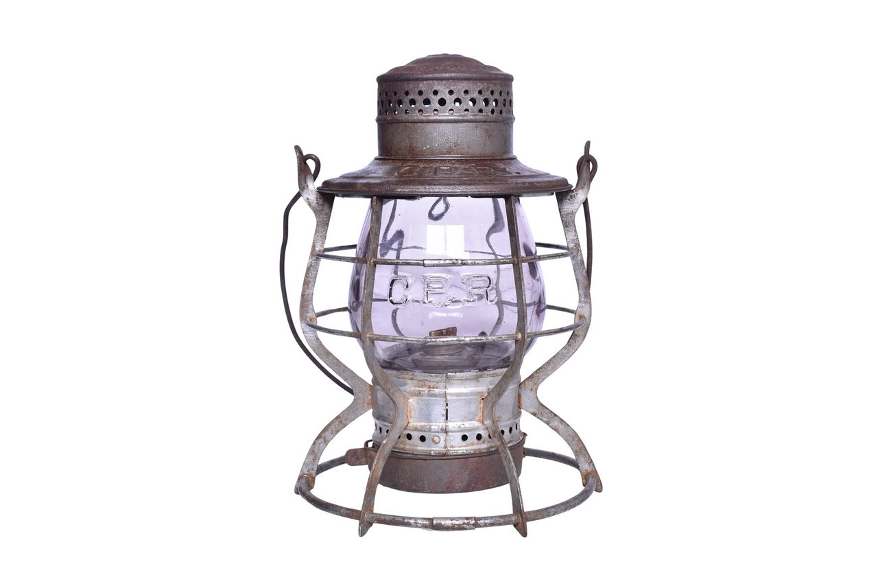 5249 - E.T. Wright Canadian Pacific Railway Double Wire Guard Lantern w/ Clear Cast Extended Base Tall Globe thumbnail