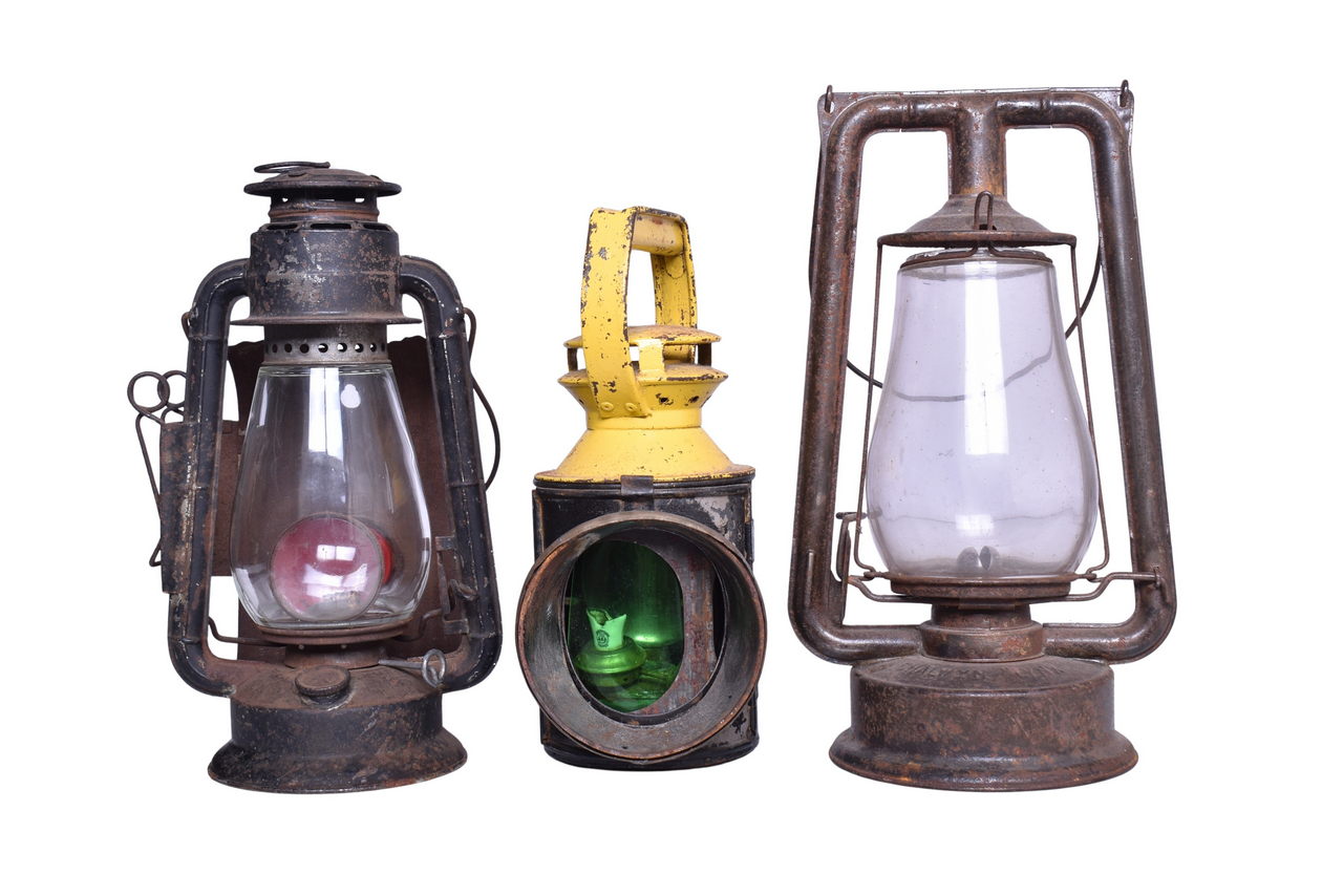 5276 - Trio of British Railroad Lanterns - Chalwyn Lynx, British Rail Midlands, and Dietz Junior thumbnail