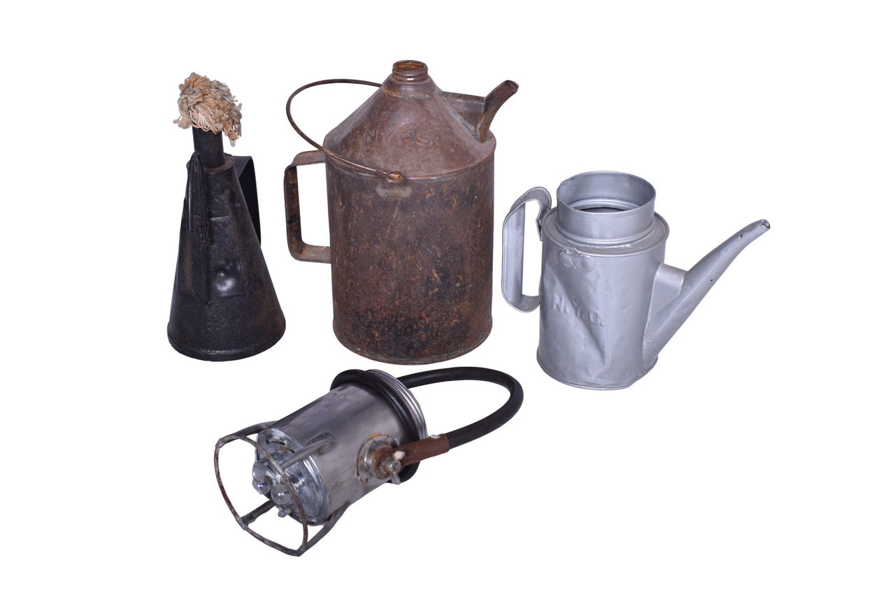 5282 - East Coast Railroad Tin Ware and Battery Operated Lantern - Pennsylvania, New York Central thumbnail