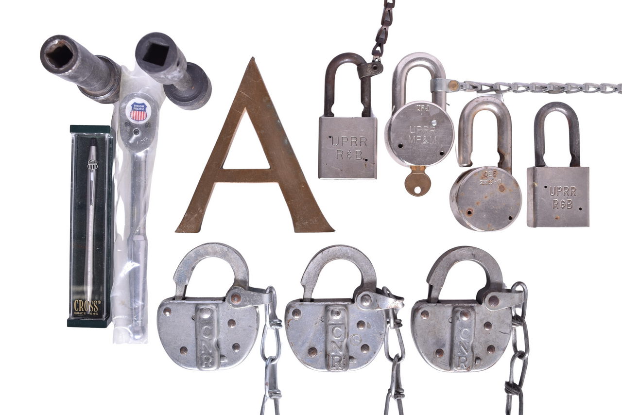 5321 - Union Pacific and Canadian National Locks and Keys thumbnail