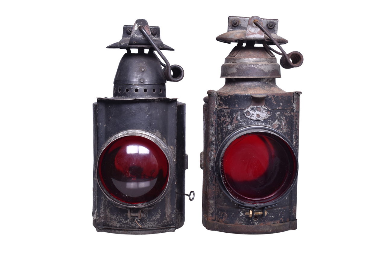 5411 - Pair of Railroad Crossing Gate 2 Way Lamps - Piper Montreal thumbnail