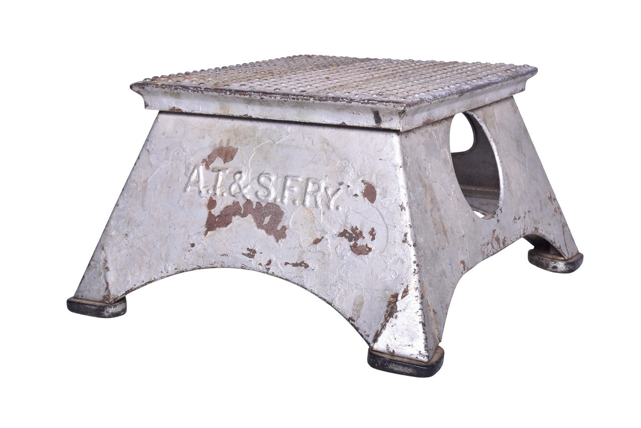 5444 - Atchison, Topeka and Santa Fe Railway Steel Step Box thumbnail