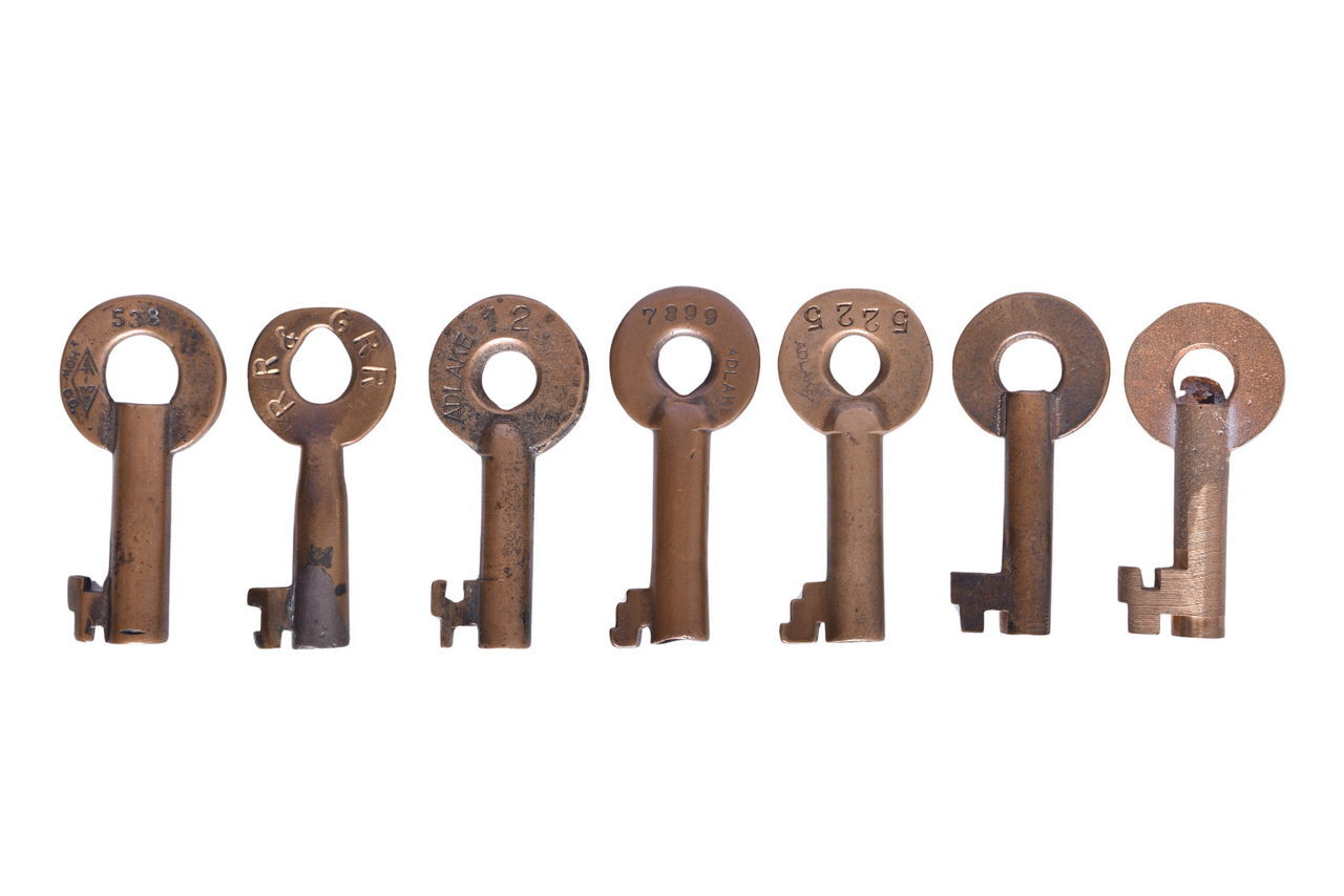 5557 - Seven Louisiana Railroad Lines Brass Keys - Gulf Coast Line, Red River & Gulf, Louisiana Railway & Navigation, and More thumbnail