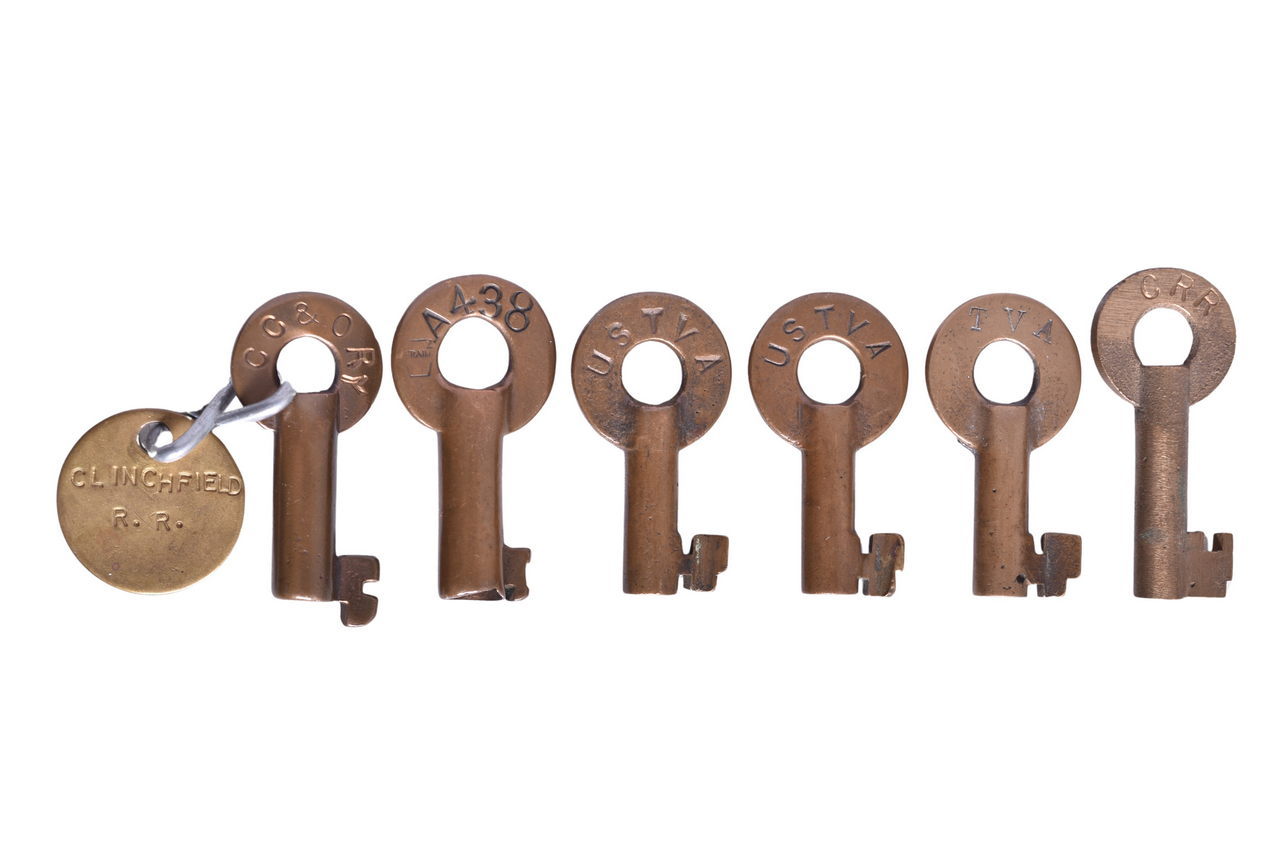 5559 - Six Tennessee Lines Railroad Brass Keys - Clinchfield, Nashville Chattanooga & St. Louis, Tennessee Valley Authority thumbnail