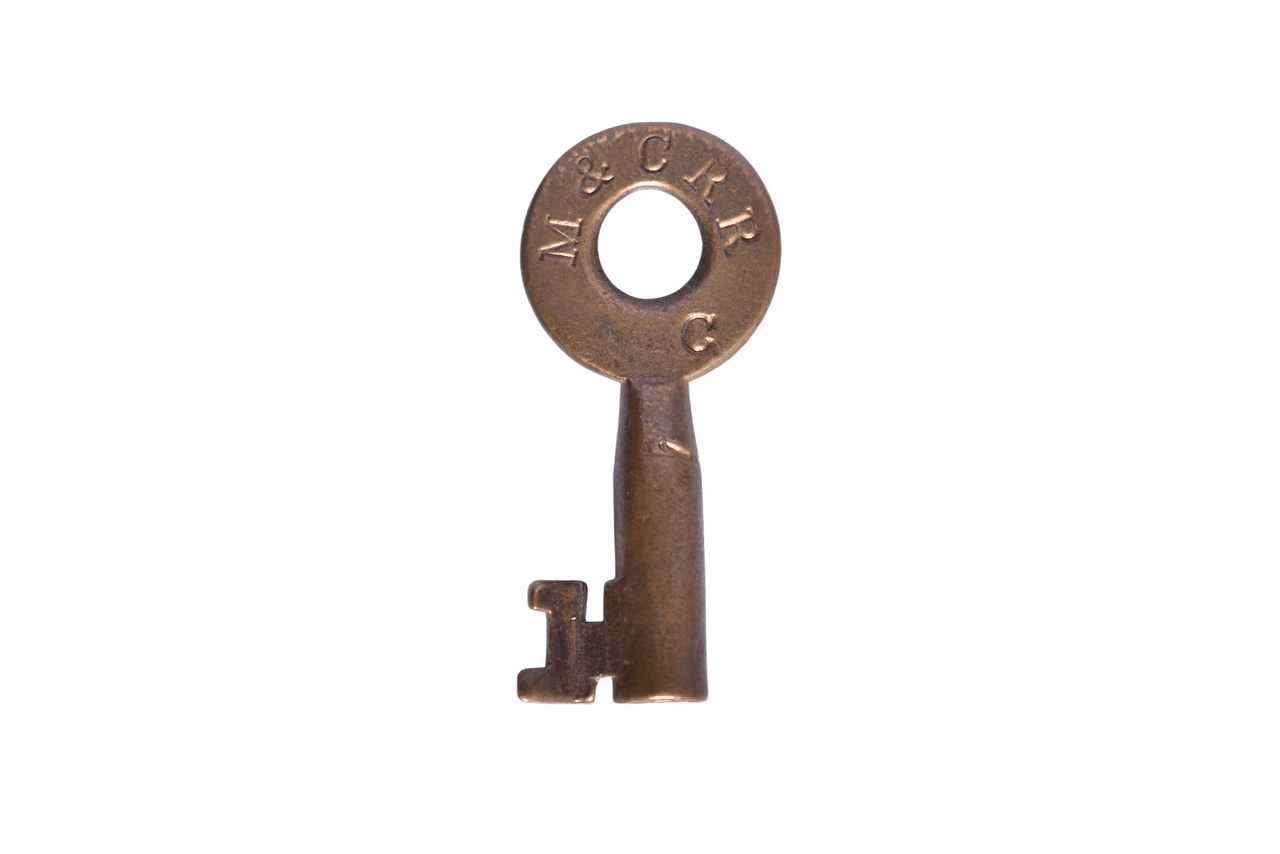 5565 - Memphis & Charleston Railroad Tapered Barrel Single Ring Brass Car Key - SC Thomson & Co. thumbnail