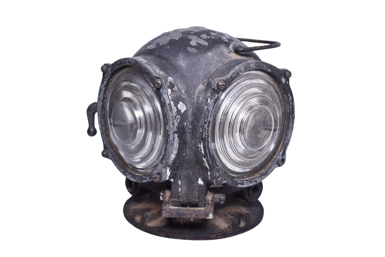 5572 - Pyle-National Diver's Helmet Style Railroad Locomotive Classification Lamp thumbnail