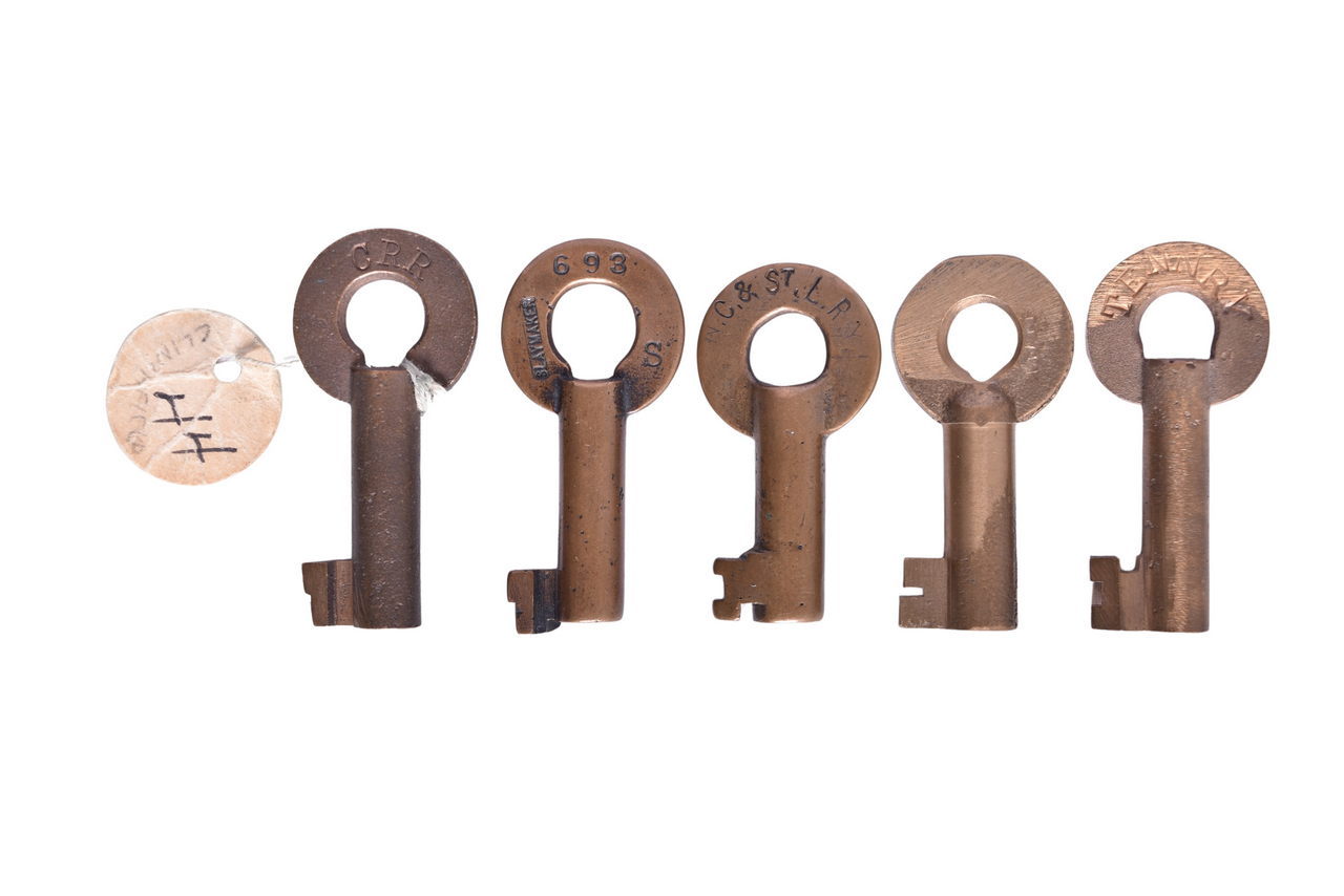 5575 - Five Tennessee Lines Railroad Brass Keys - Tennessee Central, Graysonia Nashville & Ashdown, and More thumbnail