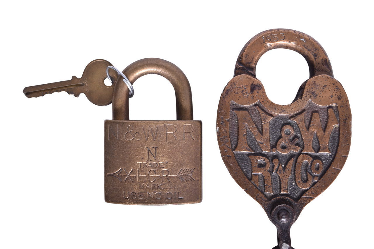 5583 - Norfolk and Western Railway Fancy Heart Shaped Brass Lock and XLCR Lock thumbnail