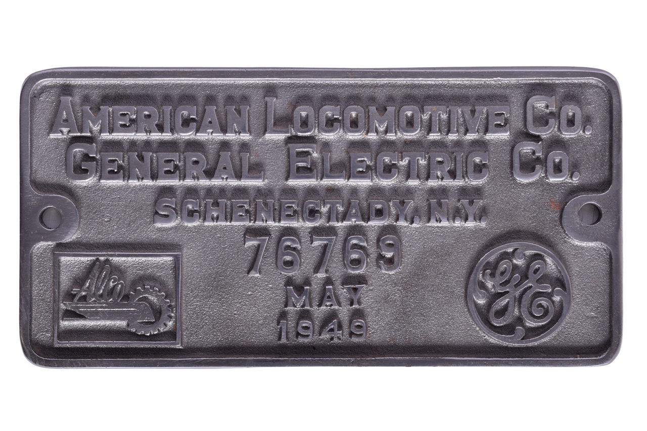 5655 - ALCO Atchison, Topeka and Santa Fe Railway S-2 Switcher #2366 Locomotive Builders Plate thumbnail