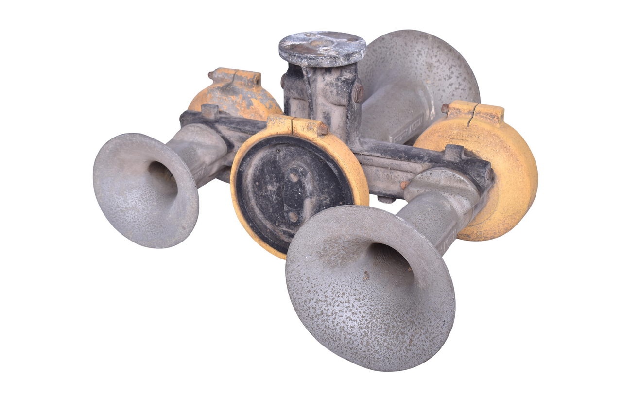 5666 - Nathan M3 Diesel locomotive Airchime Railroad Horn thumbnail