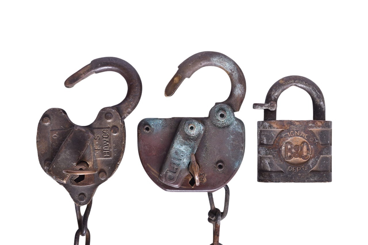 5697 - Group of Baltimore & Ohio Railroad Brass Locks and Keys - Yale Signal Dept. Illinois Division, Adlake, FS Hardware thumbnail