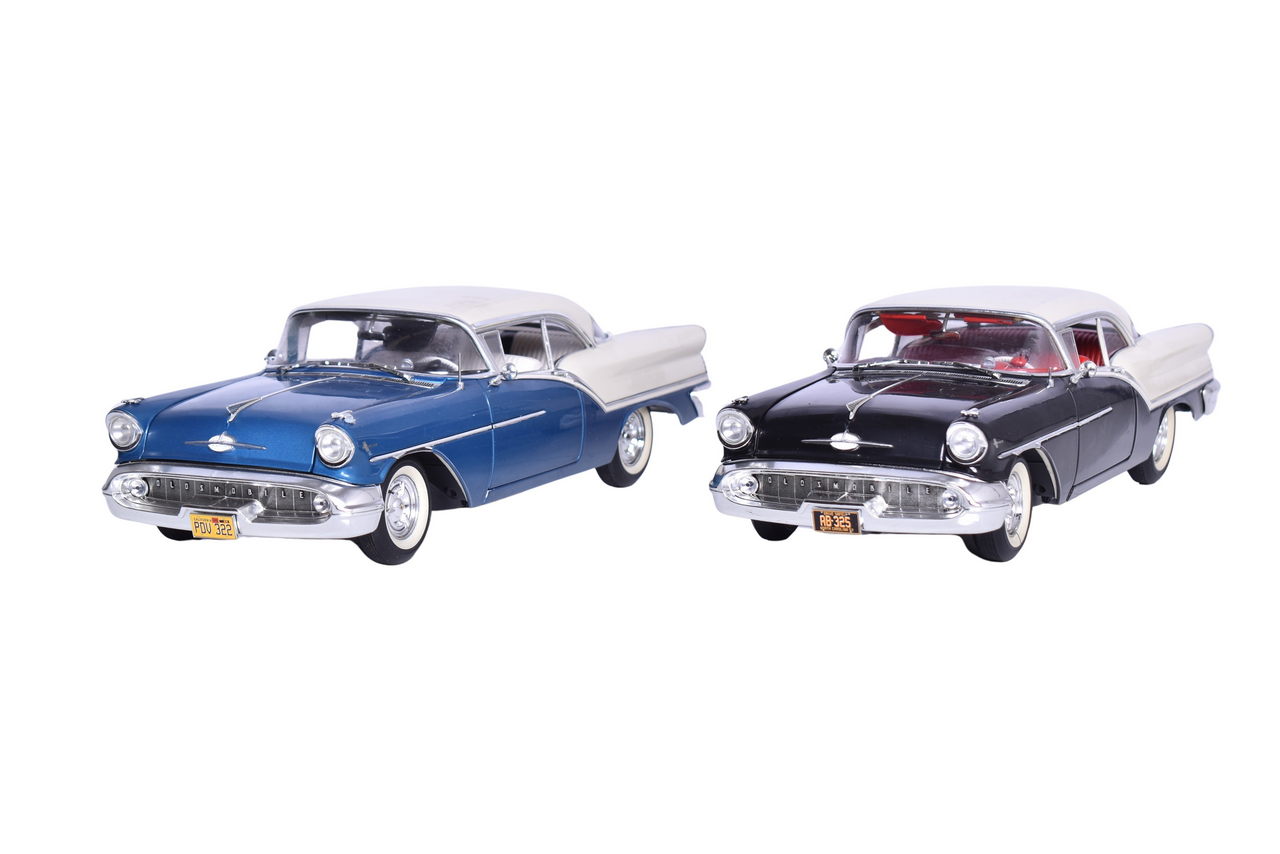 3001 - Pair of Highway 61 1:18 1957 Oldsmobile Super 88 Two Tone Model Cars thumbnail