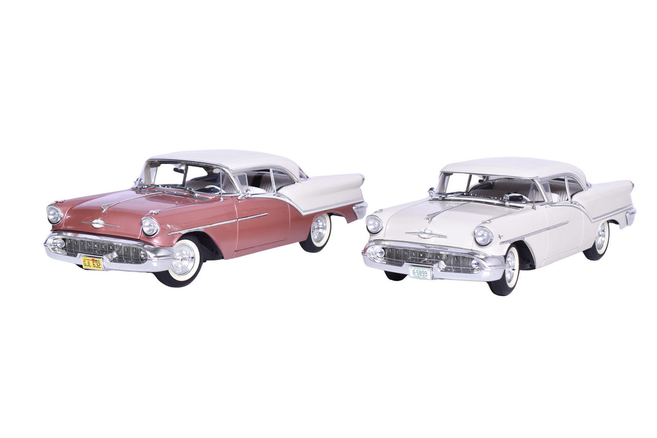 3002 - Pair of Highway 61 1:18 1957 Oldsmobile Super 88 Two Tone Model Cars thumbnail