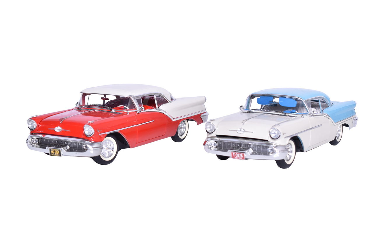 3003 - Pair of Highway 61 1:18 1957 Oldsmobile Super 88 Two Tone Model Cars thumbnail