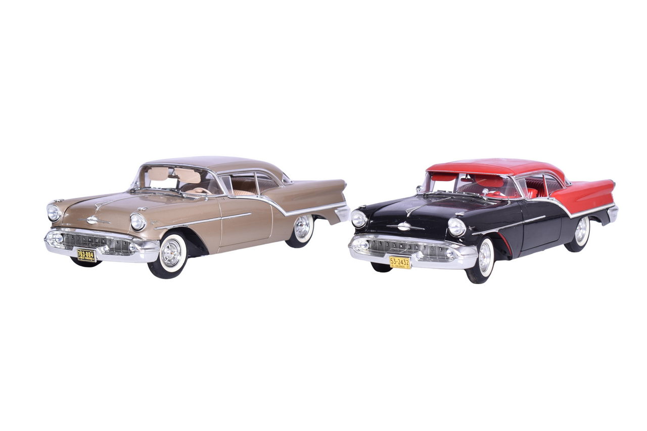 3004 - Pair of Highway 61 1:18 1957 Oldsmobile Super 88 Two Tone Model Cars thumbnail